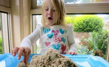 Как сделать кинетический песок за 5 минут (ВИДЕО)