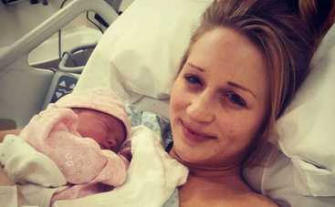 Мама считала, что родила обычную малышку, пока кроха не заплакала