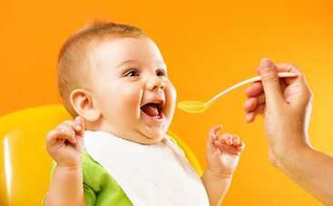 Первый прикорм: 10 правил знакомства малыша с новой пищей