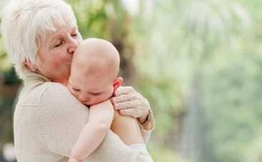 Чудесное письмо бабушки новорожденной внучке: мудро и трогательно