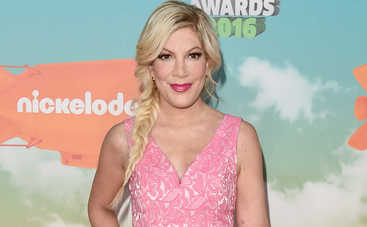 Тори Спеллинг впервые показала пятого ребенка