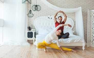 Фитнес на диване: утренняя зарядка для похудения (видео)