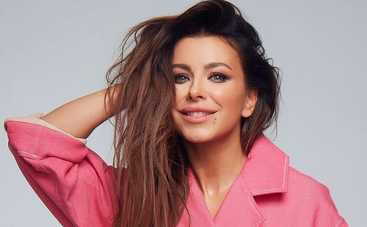 Ани Лорак прогулялась с дочерью по Киеву