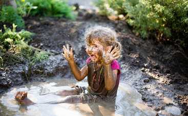 Почему ребенку полезно быть грязным: 5 невероятных выводов ученых