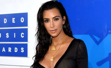 Дочь Ким Кардашьян носит корсеты