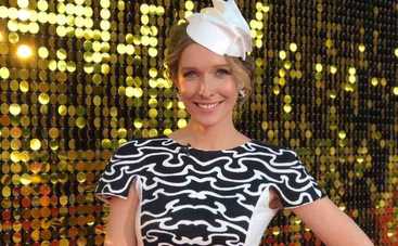 Катя Осадчая показала первую игрушку младшего сына