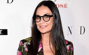 Деми Мур планирует стать мамой в четвертый раз