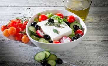 Греческий салат: блистательная идея для легкого семейного ужина