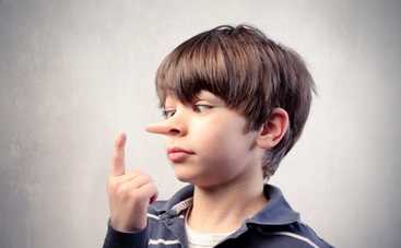 Обмани меня: жесты, которые помогут распознать, что ребенок врет