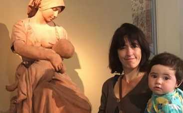 Скандал в музее: женщину пристыдили за кормление грудью