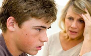 Тревожность у подростка: 5 признаков, на которые важно обратить внимание