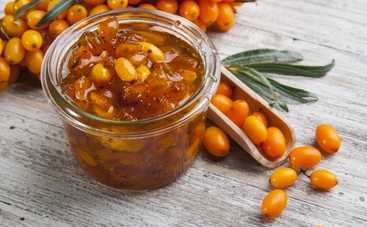 Как правильно кушать облепиху: 5 опасных свойств полезных ягод