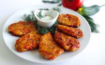 Греческие томатные котлеты с соусом дзадзики: сытно и полезно для всей семьи