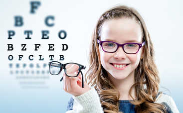 3 важных сигнала, что ребенка нужно срочно показать офтальмологу