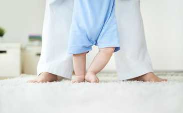 Почему ребенок косолапит: когда бежать к ортопеду