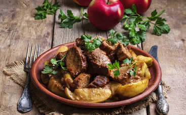 Свинина в хрустящей корочке: рождественский ужин по-баварски