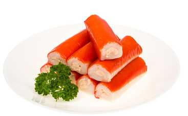 5 лучших закусок из крабовых палочек: новогоднее меню на скорую руку