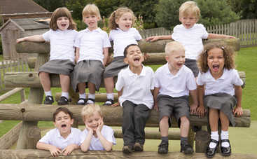 10 стран, где придумали самую необычную школьную форму