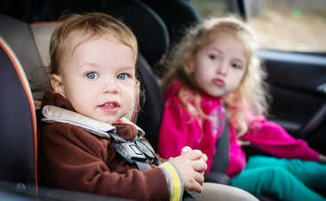 Чем занять ребенка в дороге: варианты интересных игр