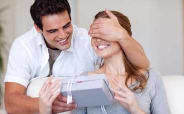 Что подарят на 8 марта украинские мужчины и во сколько им это обойдется