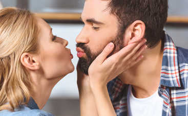 5 опасных заболеваний, которые передаются через поцелуй