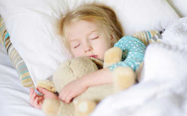 5 веских поводов укладывать ребенка спать раньше