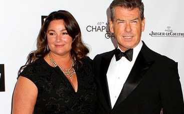 10 голливудских красавчиков, которые женились на простушках  и счастливы