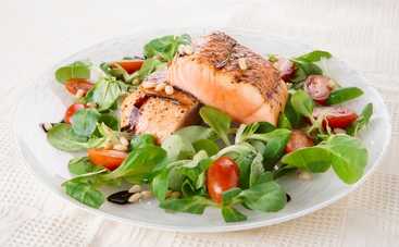 Блюда из рыбы: 7 салатов и закусок к праздникам и постным дням