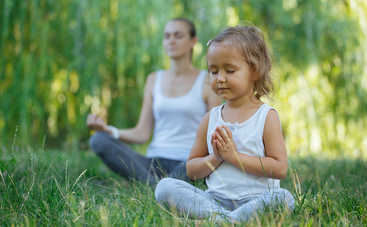 Улучшаем здоровье и настроение с помощью жестов: учимся делать мудры