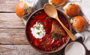 Секреты самого вкусного украинского борща с пампушками