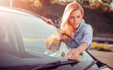 4 опасных пятна на машине: как правильно удалить их с кузова