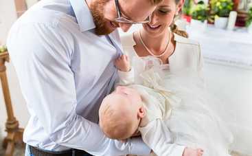 Что должны подарить крестные родители ребенку: подарки на крестины