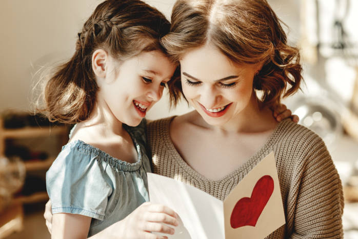 Что подарить маме: 10 идей для подарков на День матери - kolobok.ua