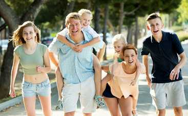 Цікаві історії самих багатодітних сімей у світі