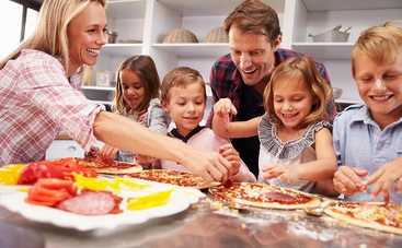 Рецепт большой семейной пиццы: вкусная традиция на День семьи