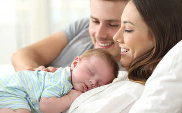 В Украине при рождении ребенка каждая семья получит бэби-бокс: Гройсман