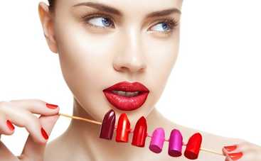 Как форма помады выдает характер и привычки женщины: узнайте о себе