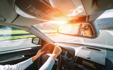 3 отличные идеи, как защитить лобовое стекло от мошек