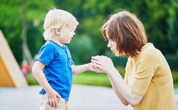 Как быстро достать занозу: советы доктора Комаровского