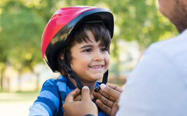 7 правил как выбрать ребенку защитный шлем: для маленьких спортсменов