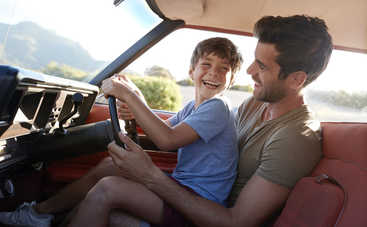 Как научить ребенка азам вождения: подсказки для родителей