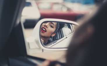 Набор косметики в машину: что должно быть в бардачке у каждой автоледи