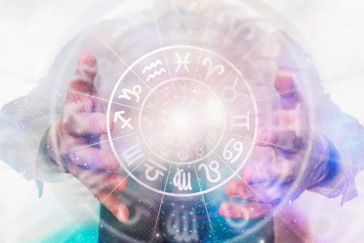 man-with-horoscope-circle-in-his-hands-predictions-of-the-future-picture-id951112910