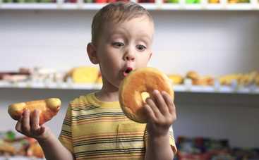 5 продуктов, которые убивают здоровье ребенка: не давайте это детям никогда