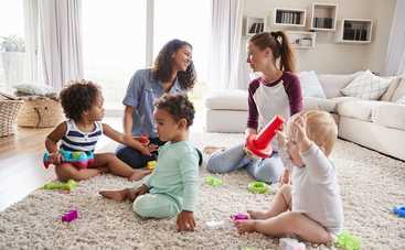 5 мест, где можно завести друзей молодой маме: на одной волне