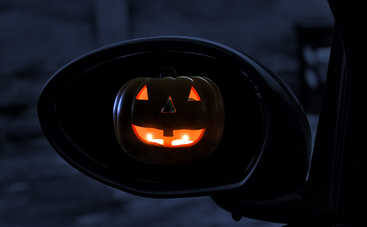 Фото машин в стиле Хэллоуин: самый устрашающий абгрейд автомобилей