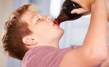 Чем опасны для детей газированные напитки: доктор Комаровский