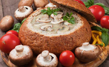 Грибной крем-суп в хлебном горшочке: неповторимый вкус и аромат