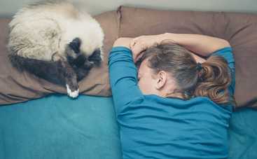 Позы для сна, которые помогут избавиться от 7 разных болезней