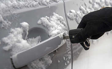 4 действенных способа, как быстро разморозить замок в машине